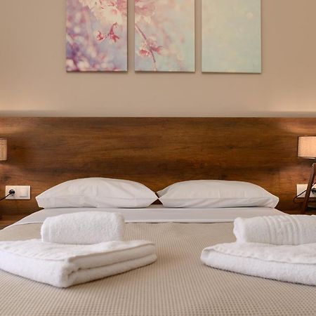 Olympic Hotel Míresz Kültér fotó