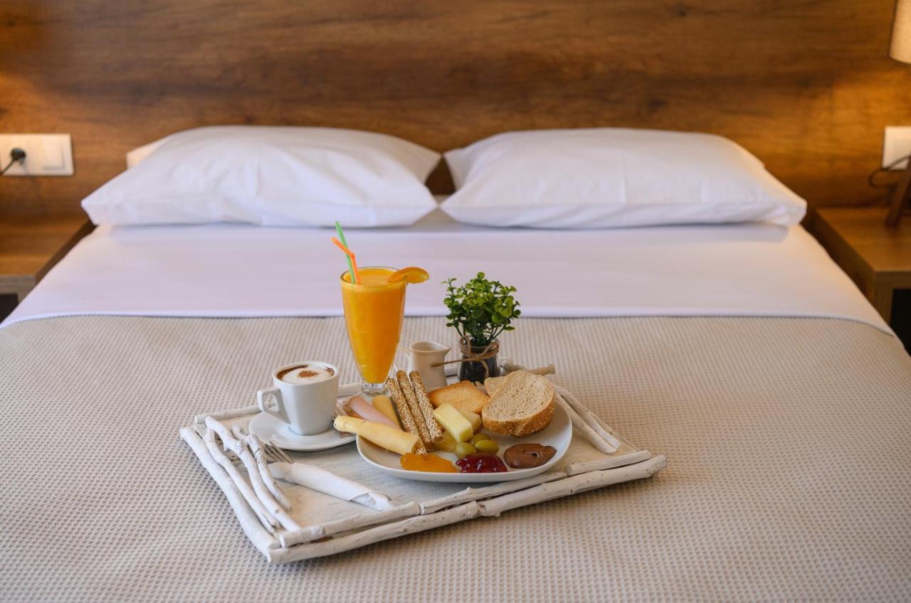 Olympic Hotel Míresz Kültér fotó